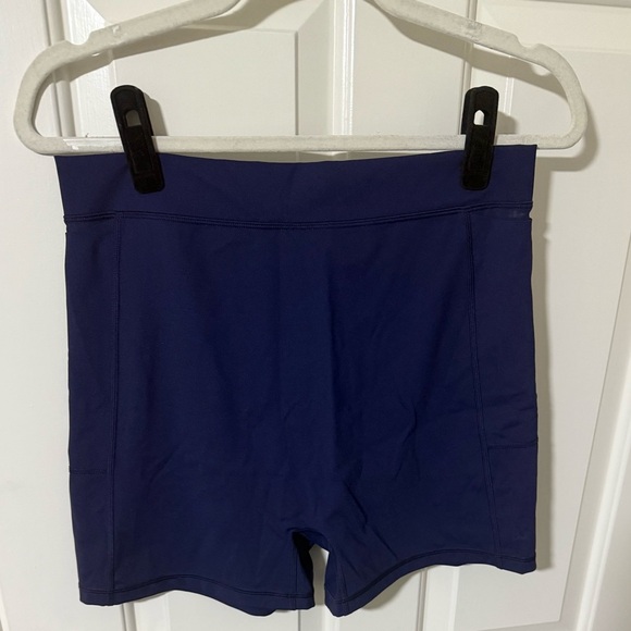 2/$20 Offline by Aerie Goal Pocket Women's Navy Bike Shorts - Picture 4 of 6